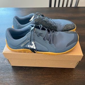 Primus Trail II FG in navy, size EUR 44/US 11. Barely worn. Retails at $175.